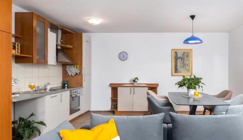 Buzdohanj Apartment | Terra Magica Deluxe Sea View Apartment or Room with Free Parking