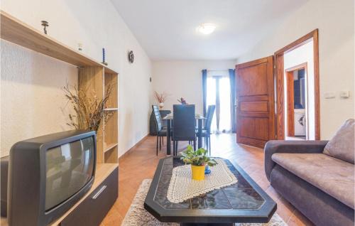 Zbandaj Apartment | Two-Bedroom Apartment In Radmani
