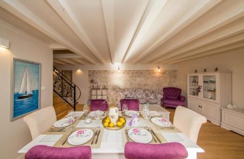 Komiza Apartment | Villa Martina