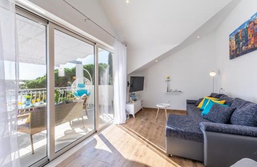 Cove Makarac (Milna) Apartment | Matanovi dvori