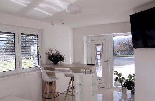 Lesce Apartment | Deluxe Apartments Panorama