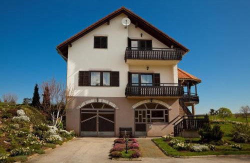 Catrnja House | Apartments Tratinčica