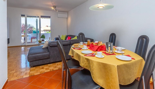 Amazing Apartment in Porec With Wifi and 2 Bedrooms