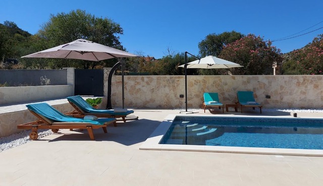 Holiday home "Charmy Luna" with pool in Marina