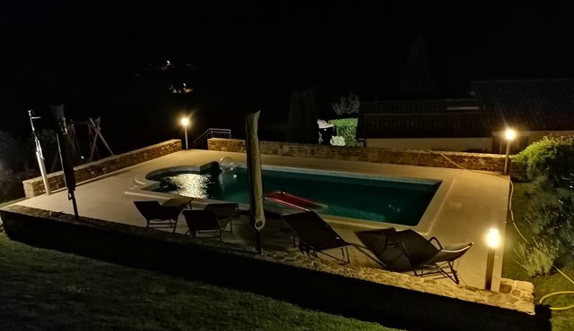 cozy house with private pool surrounded by beautiful nature in Gracisce