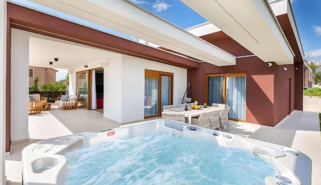Villa Grofica, heated pool, tavern, near the beach