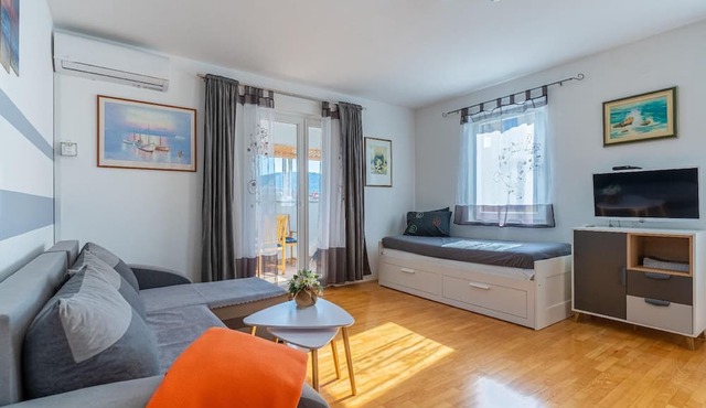 Holiday apartment Kristian in Cres (Stadt)