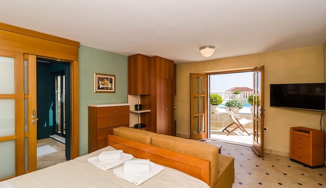 Studio Antica, Apartment With a Private Swimming Pool