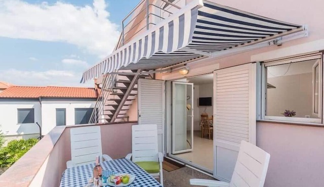 Apartment for 2 persons + 2 children approx. 43 qm in Klimno, Kvarner Bay (Krk)