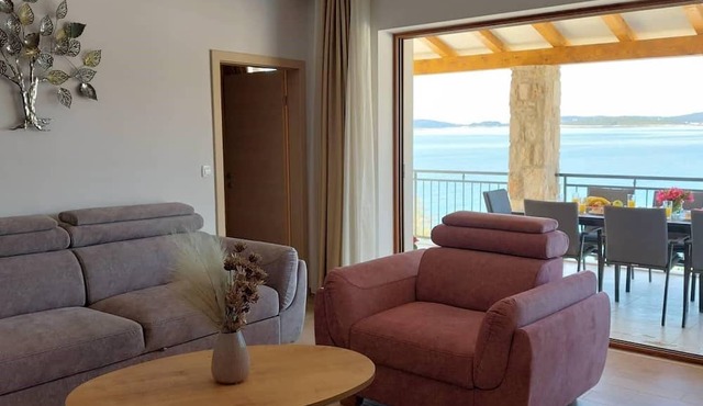 Holiday villa "Dalmatian" with Infinity Pool