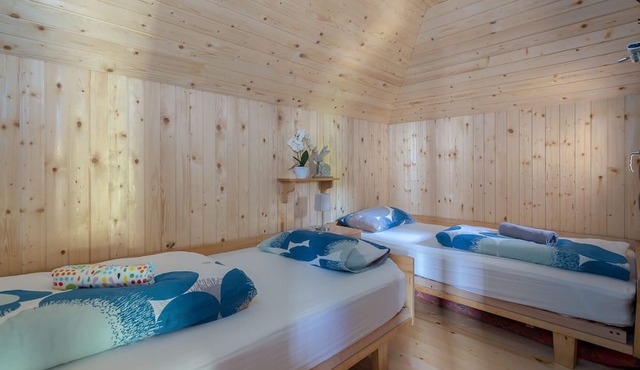 The Eagle's Nest high in the mountains with sauna and hot tub