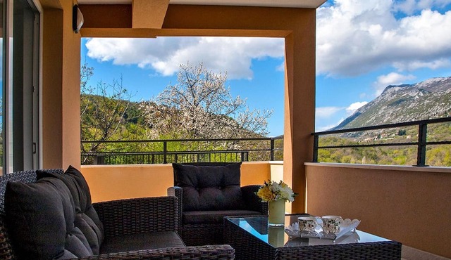Villa Mosor with heated saltwater pool and sauna in Gata