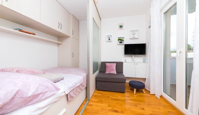 Spacious studio with balcony, close to the Znjan beach