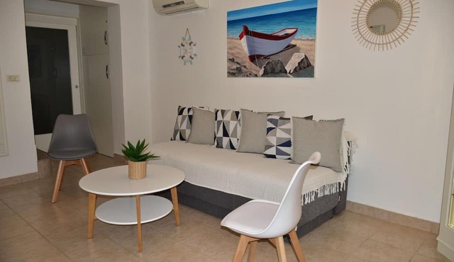 Holiday home with view of the water