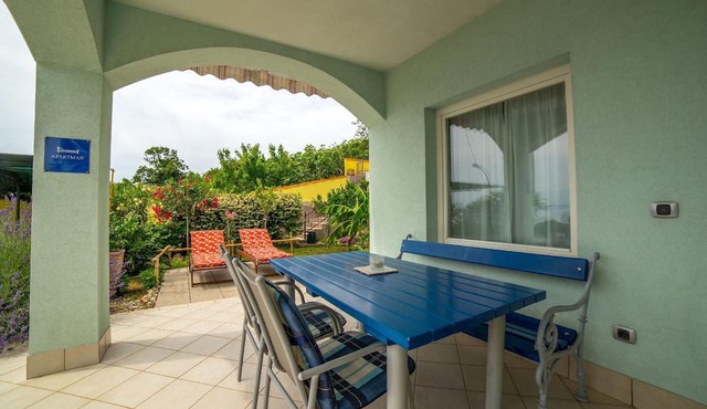 Flat with terrace