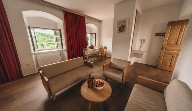 Rooms & Apartments Podsreda Castle