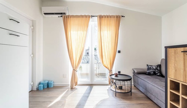 Studio Petar with parking and balcony in Kaštel Štafilić