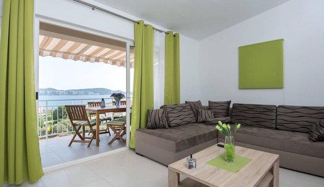 Apartment in Seget Donji with terrace in Seget Donji