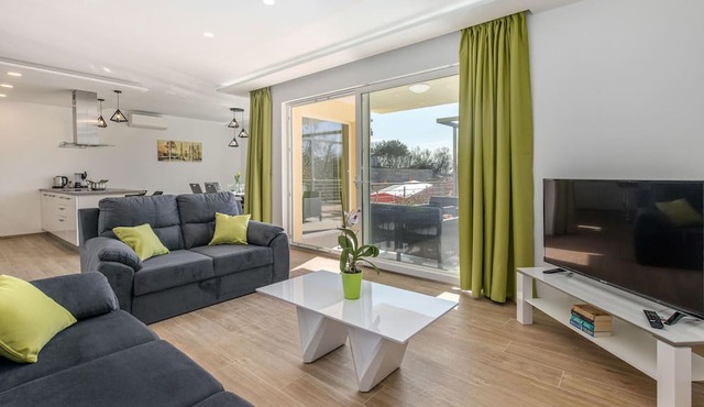 Beach front apartment in Kostrena