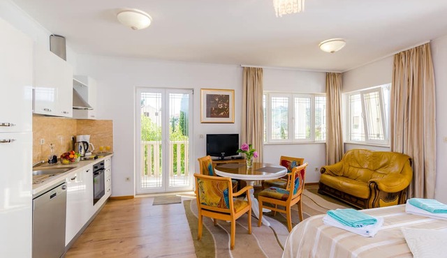 Apartments & Rooms V&M