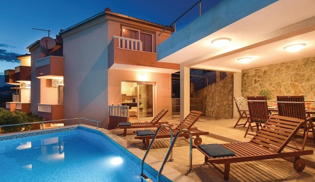 Gorgeous apartment in Podstrana