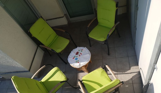 Victoria Apartment + balcony, near center, easy accessible