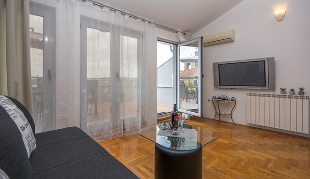 Apartment in city center with sea view