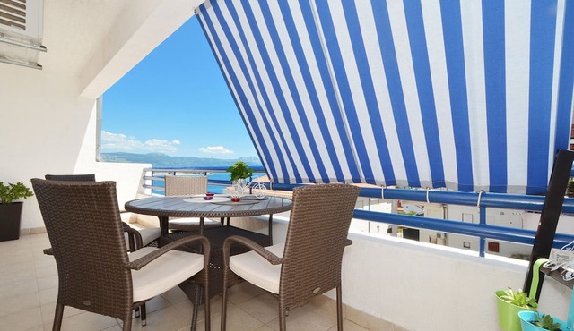 MIANA, comfy 2 bedroom apartment, 170m from a beach