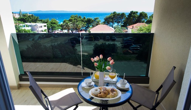 Apartments Leone in Baska Voda