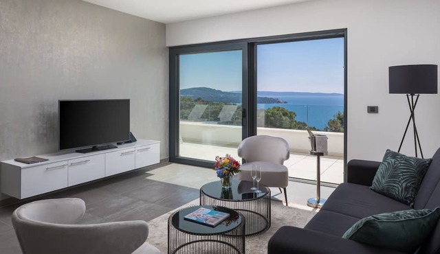 Luxury Apartment Nautica with Pool III in Seget Donji