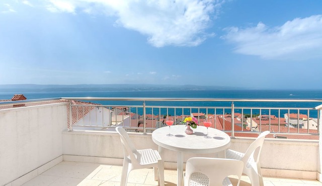 Apartments Luca in Omis