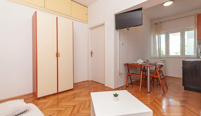 Apartments and Rooms Nikola in Omis