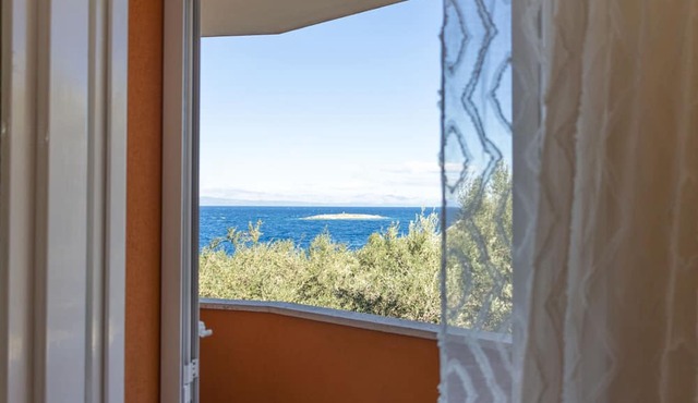Apartments Sea Line in Blato