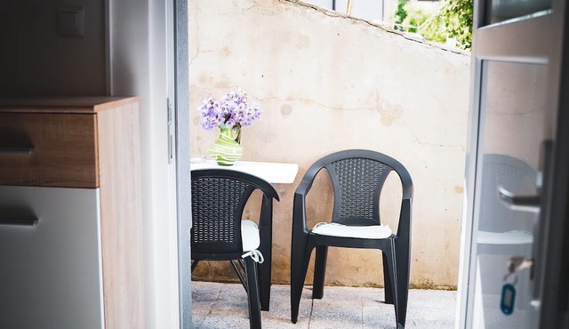 Studio Mia with free onsite parking in Izola