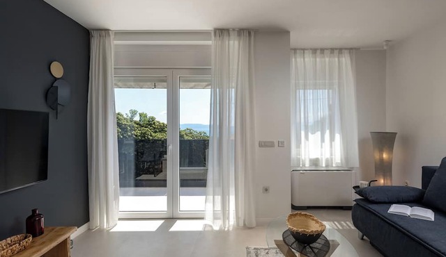 Modern Seaview Apartman 4 Desamani 975, Kostrena, Croatia
