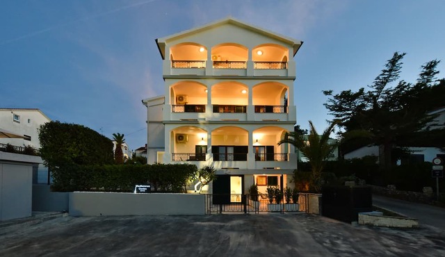 Mediterraneo Garden Apartments