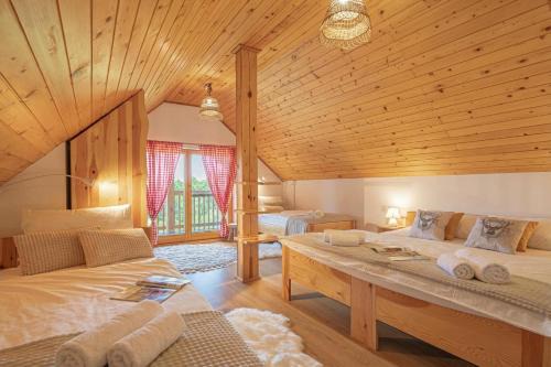 Deer's Hill - Sauna, Hot Tub, Garden - Happy Rentals