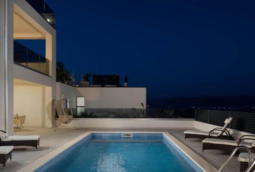 NEW ! Villa Palm Bay 1 & 2 with two heated pool - near sea in Ražanj