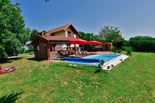 Family Fun House with Pool, Spa & Games by Destination GREEN Croatia in Vinogradi Ludbreški