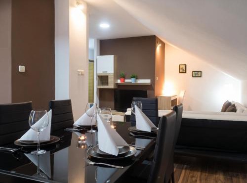 Charming Apartment in Rakovica with Shared Pool in Oštarski Stanovi