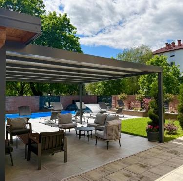 Villa Moste Ljubljana - Modern apartments with Pool, EV station & free parking