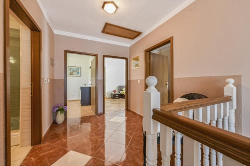 Villa Nori, a fantastic pool villa with a view