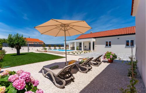 Villa Olivara Near Zadar in Poličnik