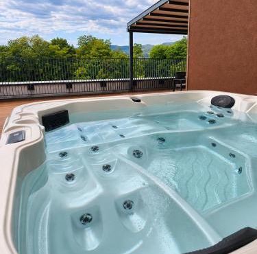 Prestige Rooftop Apartments Viva with Hot Tub