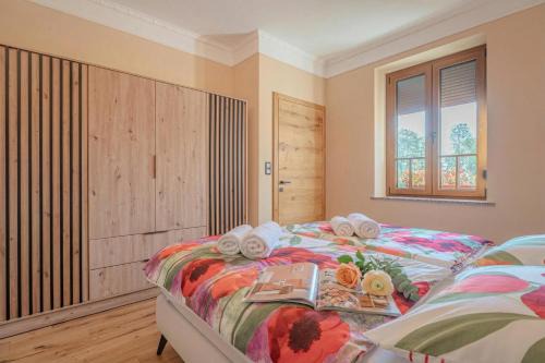 Vila Trate with Shared Pool and Garden