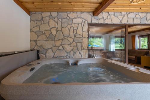 Forest Retreat with Pool & Jacuzzi near Plitvice by Destination GREEN Croatia