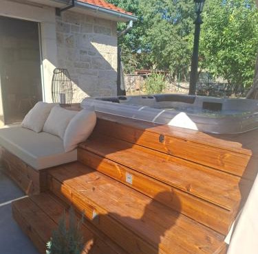 Didov kameni dvor-Stone House&Jacuzzi