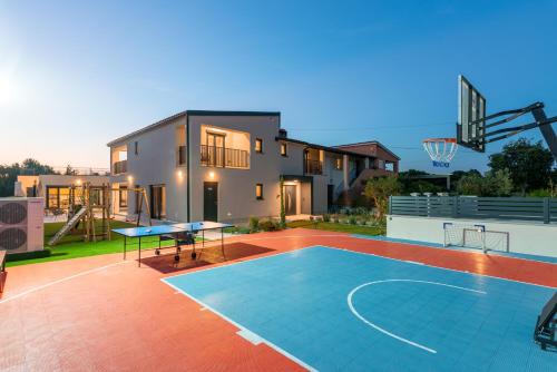 Family Villa Velunida in Montižana