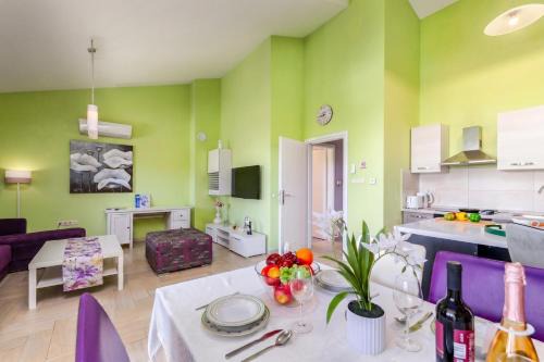 Pool and Garden Apartments Hortenzija