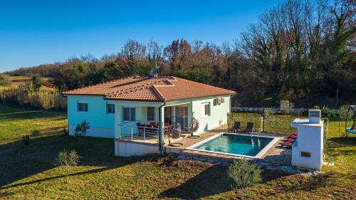 Beautiful villa Petar with pool in Brtonigla